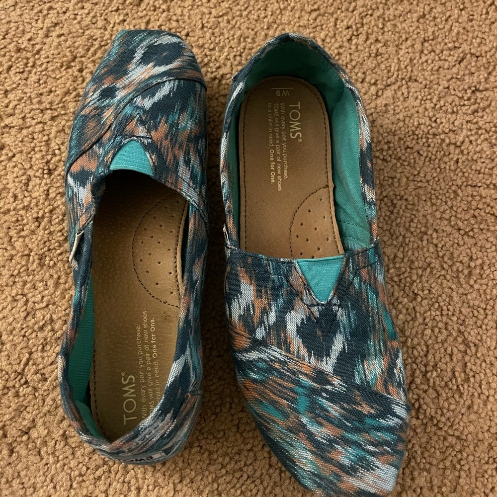 Toms Teal and Brown Patterned Canvas Slip-On Flats